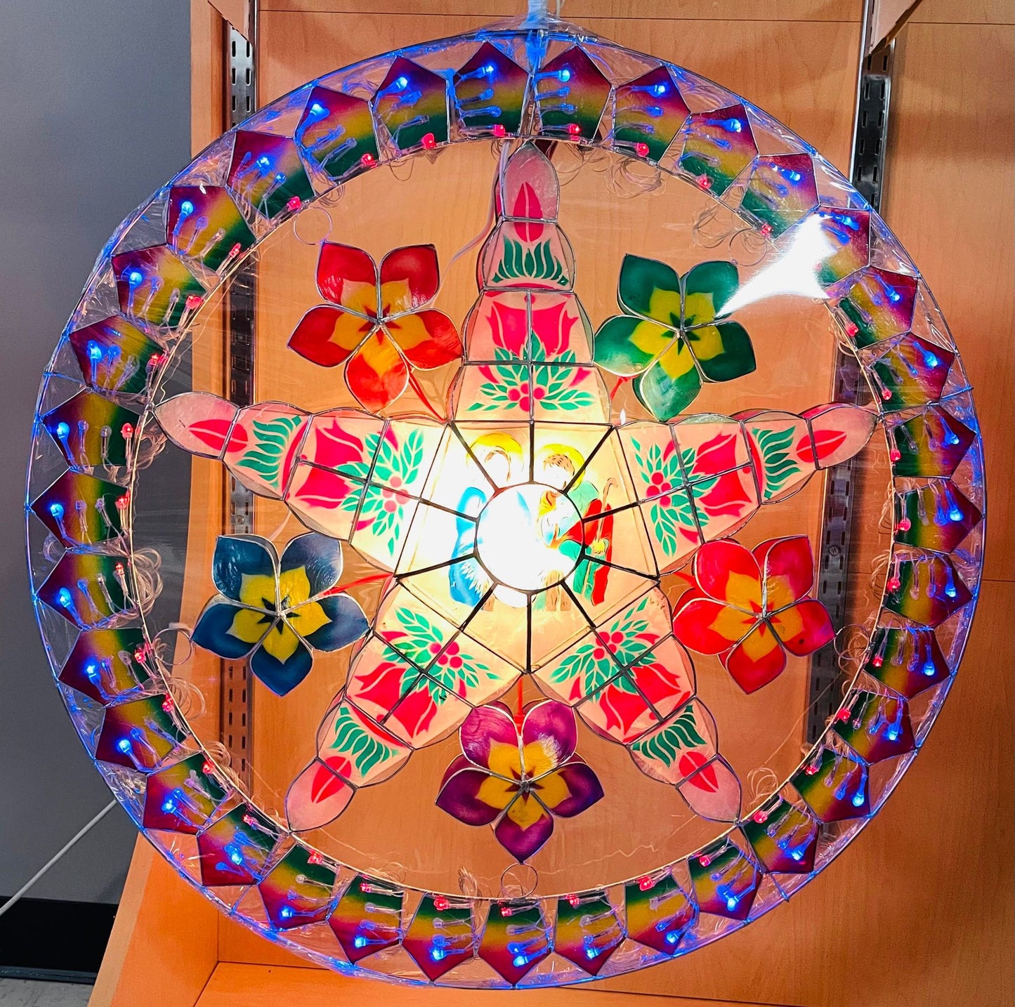CAPIZ PAROL 31" WITH LIGHTS - Star w/ Flowers