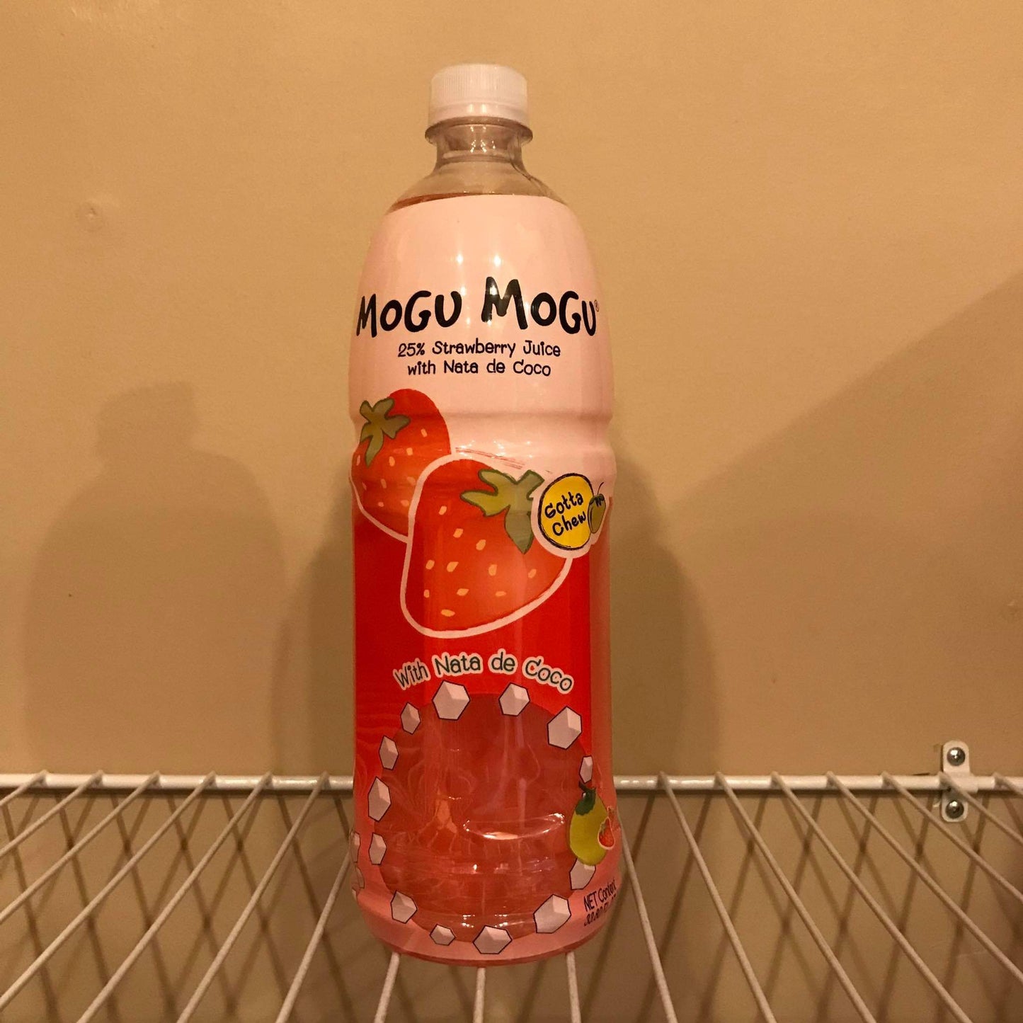 MOGU MOGU STRAWBERRY WITH NATA DE COCO 1L