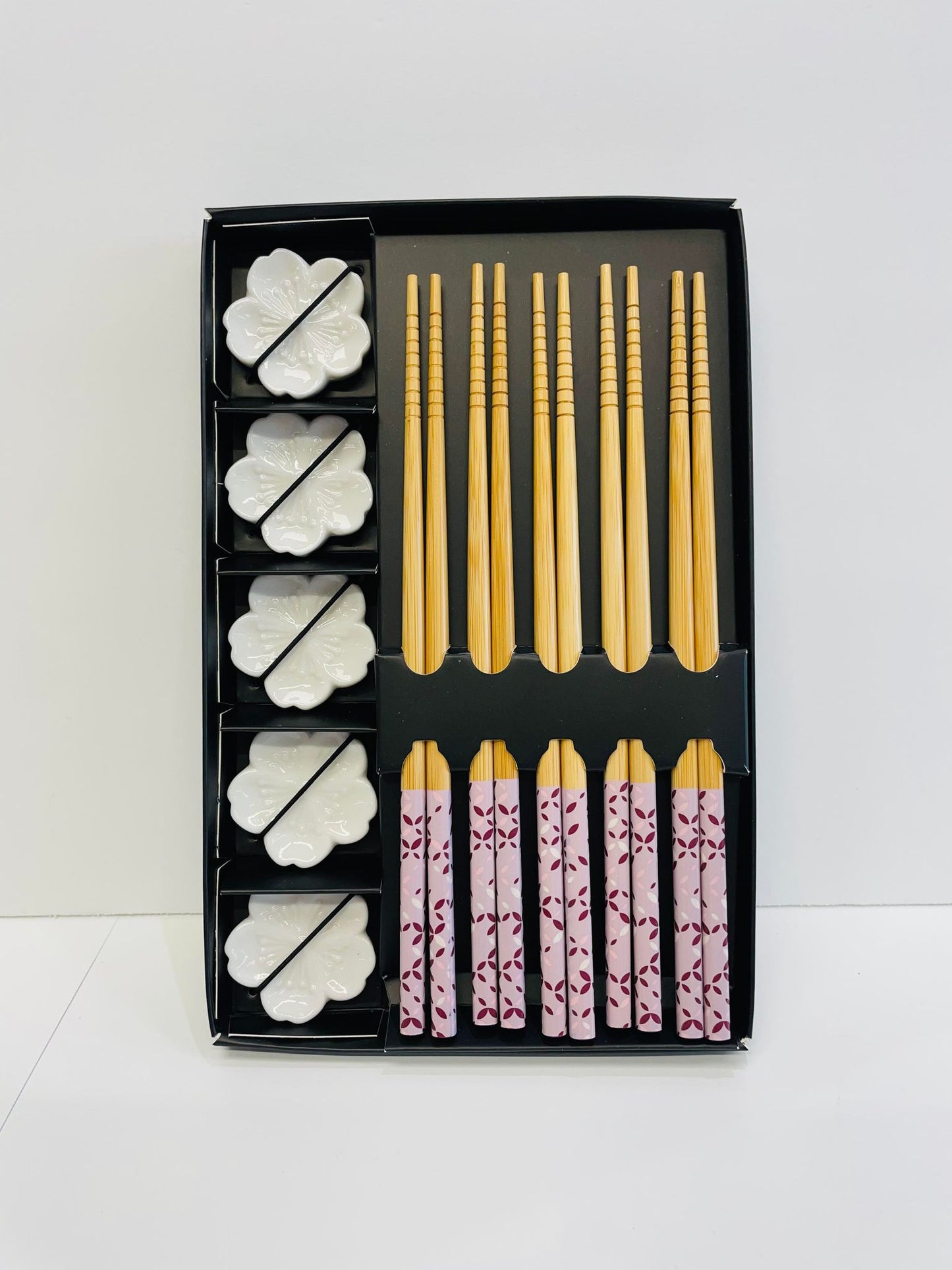 Bamboo chopsticks with Ceramic Chopstick Holders 5 pairs