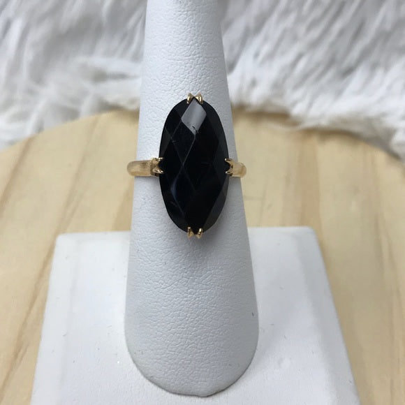 18KT GOLD ONYX RING SIZE US 7.5 4.60 grams FIRM ON PRICE