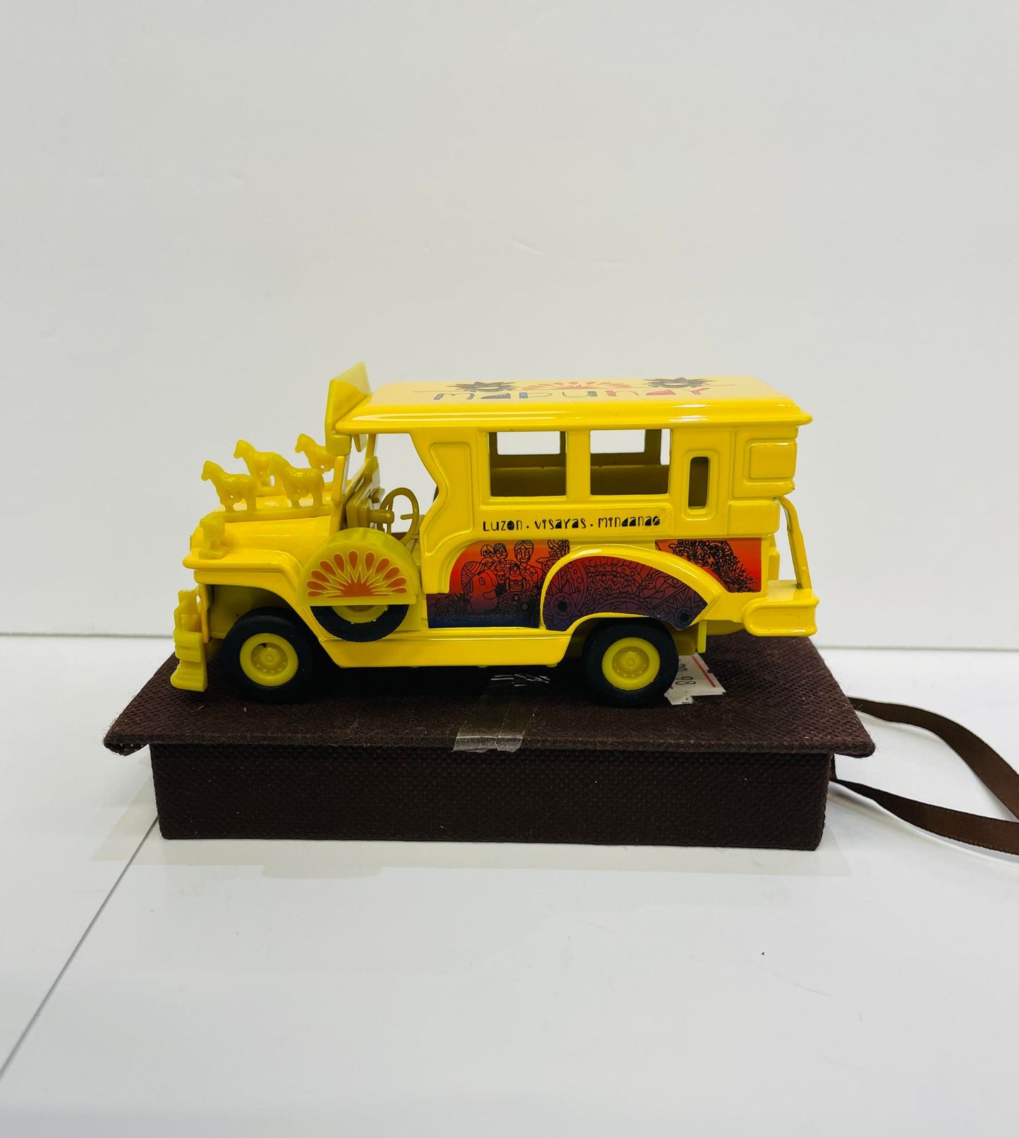 JEEPNEY TOY DIECAST MEDIUM