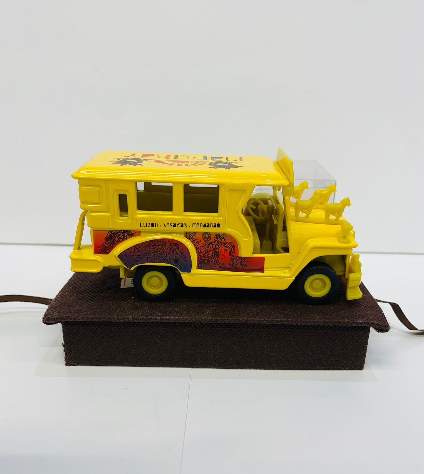 JEEPNEY TOY DIECAST MEDIUM