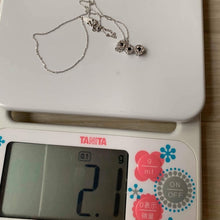 Load image into Gallery viewer, 18k Whitegold Diamond Necklace w/ diamond pendant
