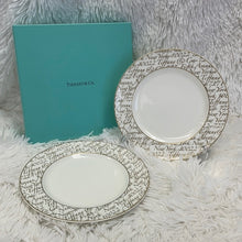 Load image into Gallery viewer, TIFFANY &amp; CO. 2 PC TIFFANY NOTES FIFTH AVE PLATES 7.5&quot; EACH EUC

