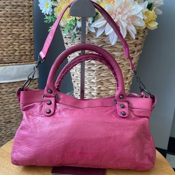 BALENCIAGA LEATHER SHOULDER BAG PINK/FUSCHIA