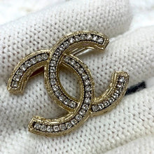Load image into Gallery viewer, CHANEL CRYSTAL GOLD PLATED CC LOGO BROOCH EUC
