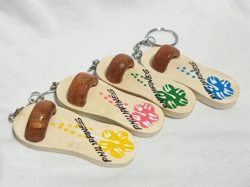 BAKYA WOODEN KEYCHAIN BLUE 1PC