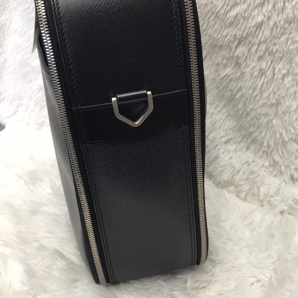 LOUIS VUITTON ODESSA BRIEFCASE TAIGA NOIR SP1010