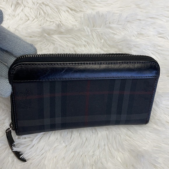 BURBERRY LONDON ZIP AROUND WALLET